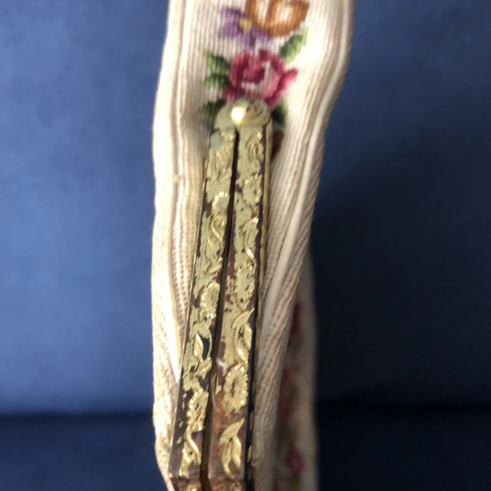 Vintage 50’s Petit Point Floral Needlepoint Purse with Jeweled Clasp & Chain - Picture 9 of 15